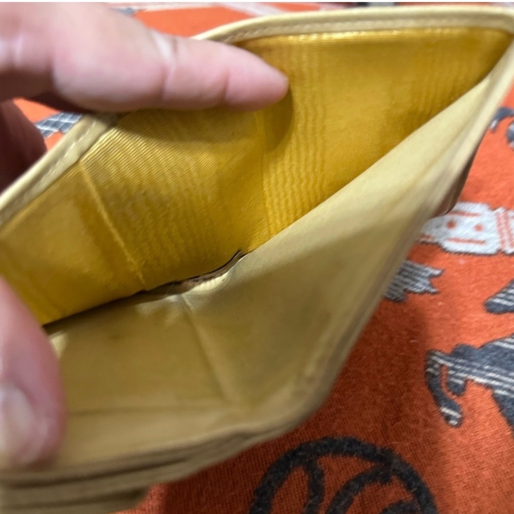 Chanel CC Logo Tan Leather Wallet - Picture 7 of 7